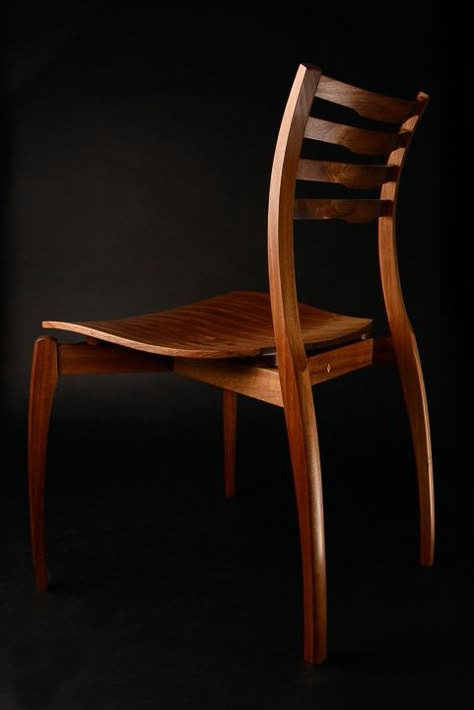 تصویر 1 از صندلی چوبی قدیمی الهام گرفته از هنر دستی